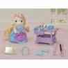 Boneco EPOCH Sylvanian Families set estilista Pony Serafina